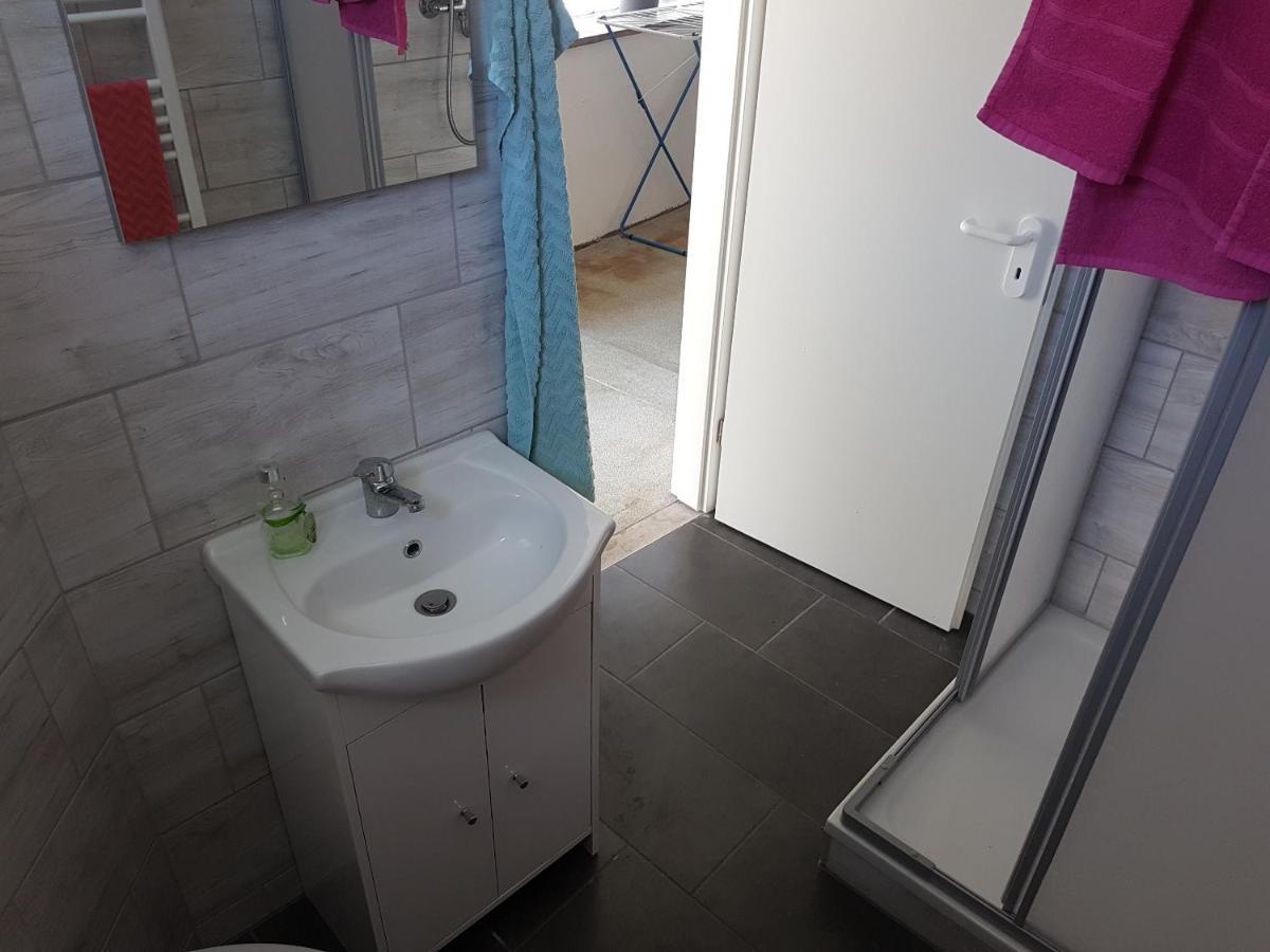 Einraum-Ferienwohnung 46M2 Eisenhuettenstadt-Diehlo Esterno foto